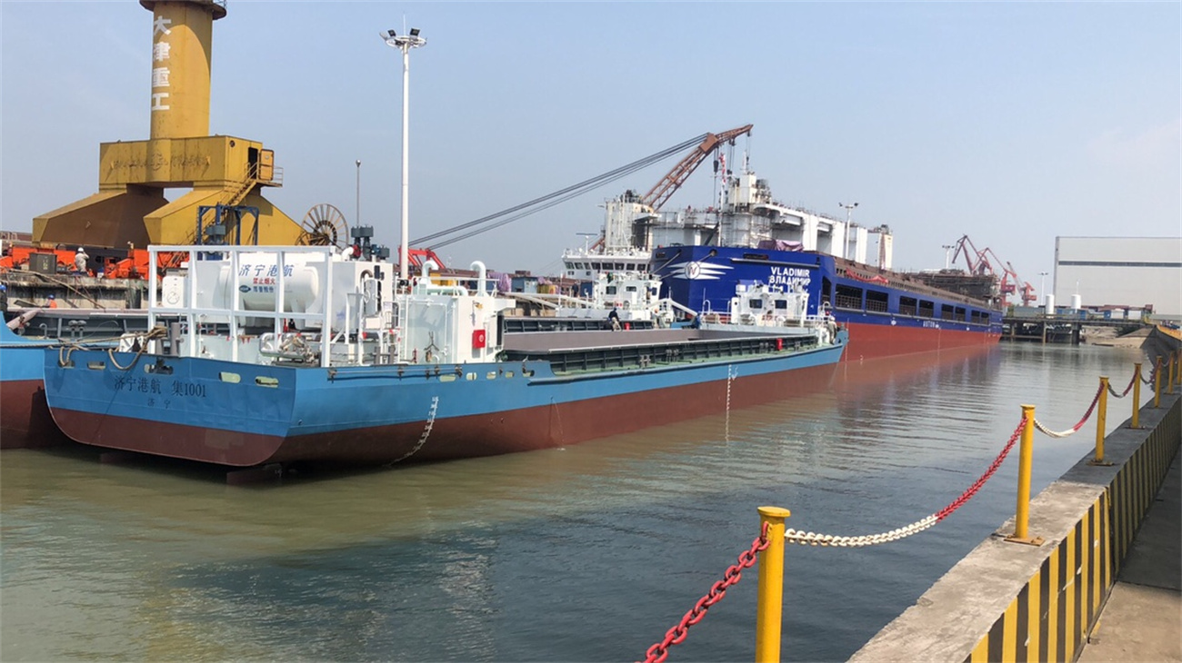 17Kapal LNG Navigasi Pelabuhan Jining (3)