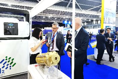 HQHP debuted ag an Gastech Si9