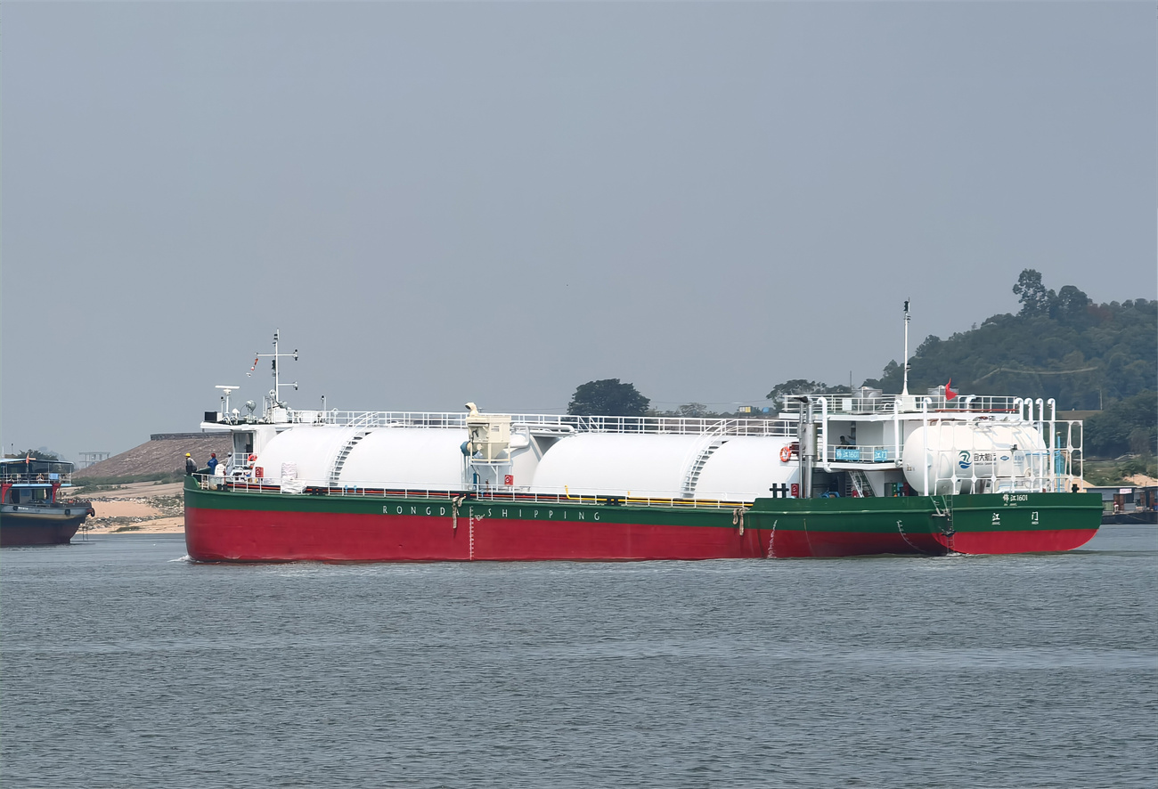 15Hangzhou Jinjiang Building Materials Group LNG ship (3)